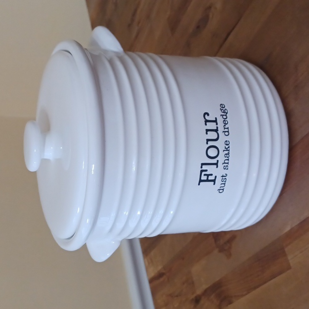 MudPie Ceramic Flour Kitchen Container. Good Condition. White